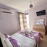 Mias Golden Sunset Apartment's *