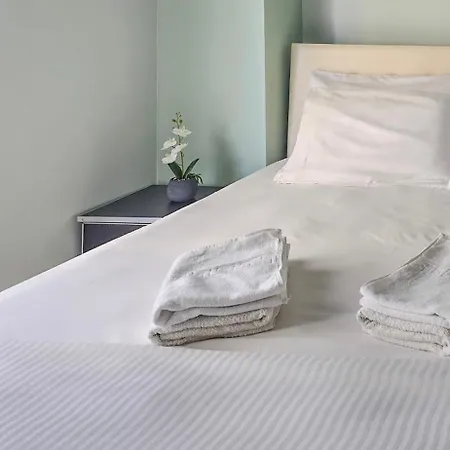 Mias Golden Sunset Apartment's ساراندا