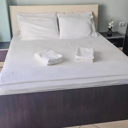 شقة Mias Golden Sunset Apartment's ساراندا