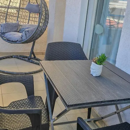 Mias Golden Sunset Apartment's شقة