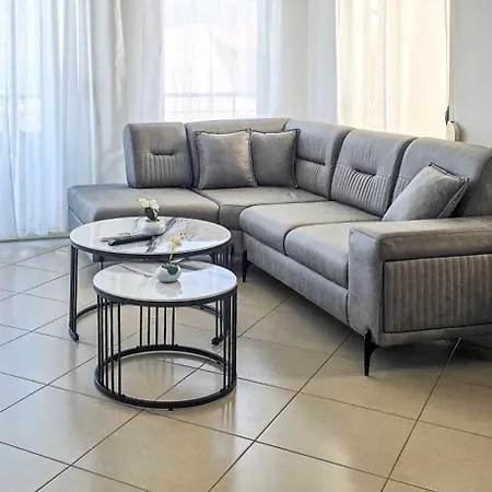 Mias Golden Sunset Apartment's *