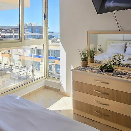 Mias Golden Sunset Apartment's *