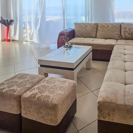Mias Golden Sunset Apartment's