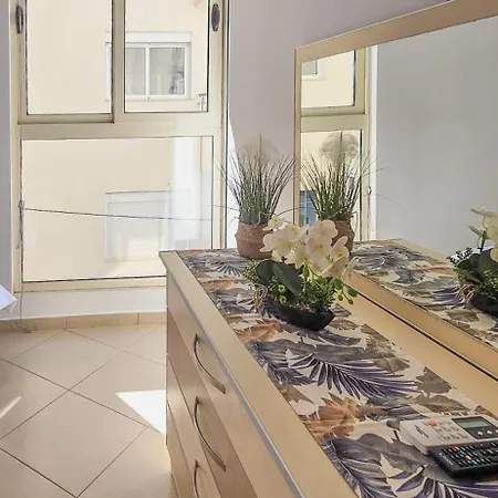 شقة Mias Golden Sunset Apartment's