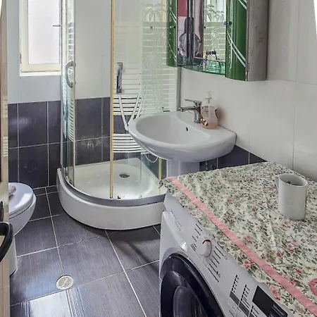 Mias Golden Sunset Apartment's ساراندا