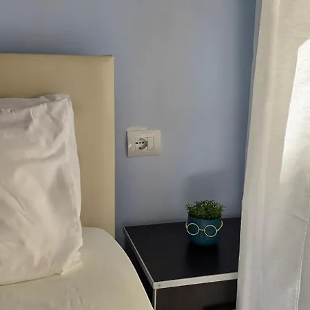 Mias Golden Sunset Apartment's *