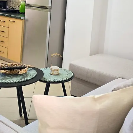 Mias Golden Sunset Apartment's ساراندا